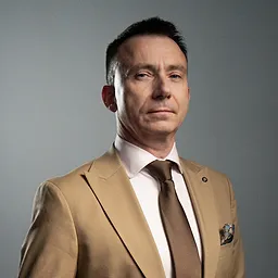 Dr n. med. Michał Pira